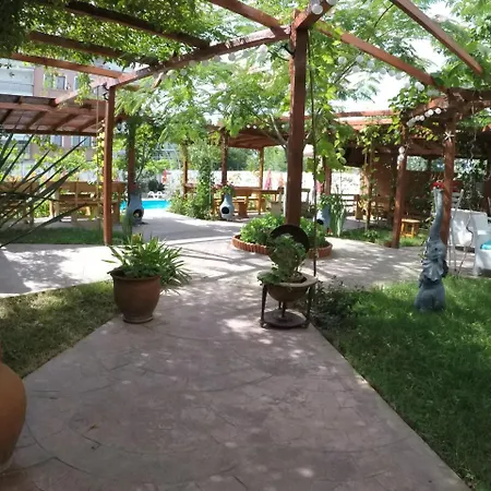 Отель Alba Family Club Приморско