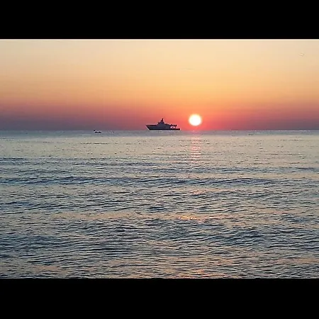 Отель Alba Family Club Приморско