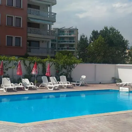 Отель Alba Family Club